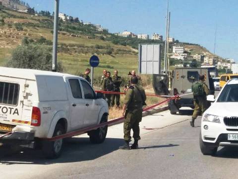 إصابة فلسطيني برصاص قوات الاحتلال بعد زعمها محاولته طعن جنديين على حوارة