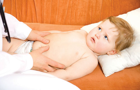 آلام البطن.. أي الحالات تستوجب زيارة الطبيب؟