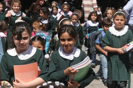 بدء العام الدراسي في الضفة وغزة غدا