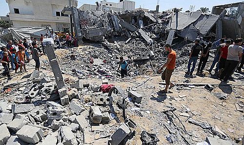 انتشال أكثر من 15 شهيدا من تحت الأنقاض