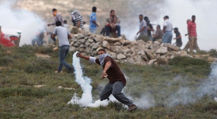 إصابة 3 شبان في مواجهات مع الاحتلال شرقي القدس