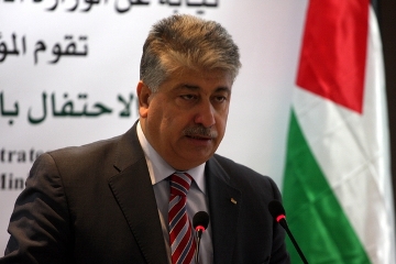 المجدلاني ينفي تجميد قطر لطلبات العمال الفلسطينيين