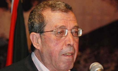 مهنا يتهم عباس بعدم الالتزام بقرارات هيئات منظمة التحرير