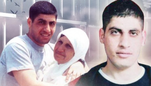 والدة الأسير نهار السعدي تطالب بالسماح لها بزيارته