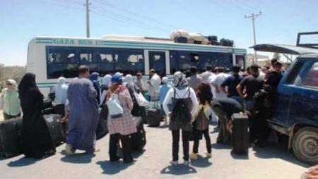 الحافلات تعبر معبر رفح في كلا الاتجاهين لليوم الثاني على التوالي