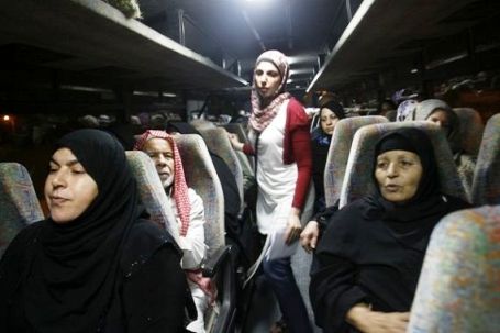 75 شخصا بينهم 13 طفلا من غزة يزورون أسراهم في معتفل نفحة
