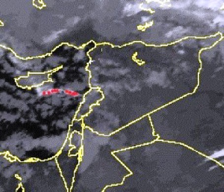 تحذيرات من منخفض جوي يستمر للسبت