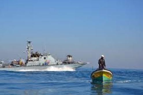 الاحتلال يعتقل 6 صيادين ويصادر3 قوارب