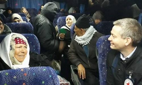 الاحتلال يقرر منع زيارات عائلات بالضفة لأسرى من غزة