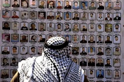 نادي الأسير:5271 أسيرا فلسطينيا في سجون الاحتلال 