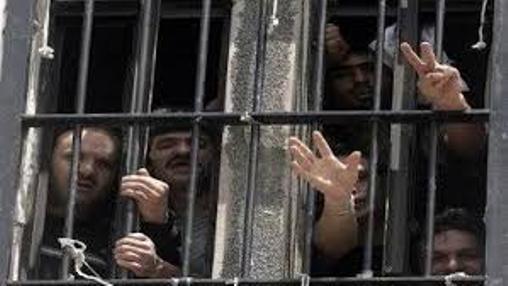 الأمراض تفتك بمئات الأسرى في معتقلات الاحتلال