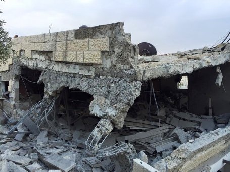 القدس... تفجير منازل 3 شهداء واغلاق منزل 4 بالاسمنت