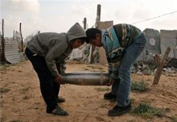 إصابة 3 أطفال فلسطينيين بالخليل في انفجار قنبلة من مخلفات الاحتلال