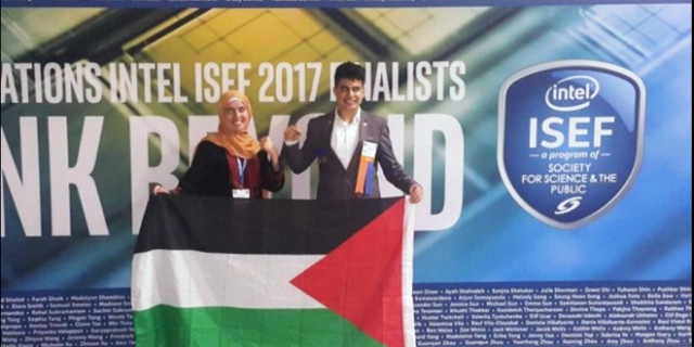 الوفد الفلسطيني يحصد المركز الأول والثاني عالميا في مجال البرمجيات