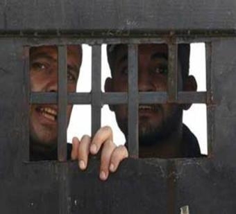  بمناسبة الذكرى الخامسة والعشرين لاندلاعها 299 ألف فلسطيني اعتقلوا منذ الانتفاضة الأولى