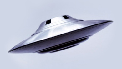 سكان العاصمة البريطانية يرصدون جسماً غريباً في السماء 