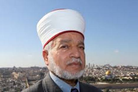 مفتي القدس يدين تطاول شرطة الاحتلال على النبي صلى الله عليه وسلم 