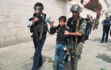 الاحتلال يعتقل طفلا من القدس