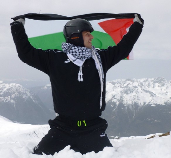 بالفيديو.. العلم الفلسطيني على أعلى قمة في جبال الألب