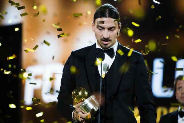 إبراهيموفيتش يتوج كأفضل لاعب كرة قدم في السويد