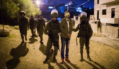 الاحتلال يعتقل 56 مواطنا من الضفة والقدس
