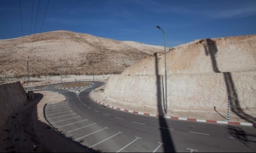 حكومة الاحتلال تصدق على شق طريق استيطاني في الضفة