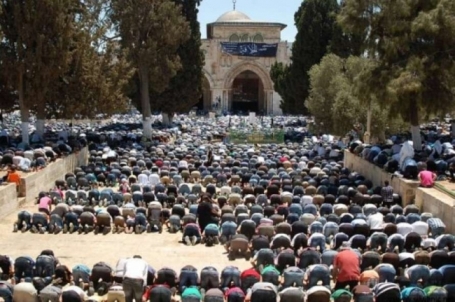 250 مصل من غزة يتوجهون إلى القدس