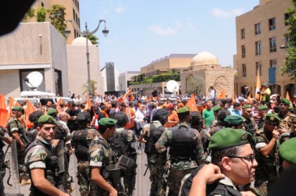 اشتباكات بالأيدي بين مناصري التيار الحر والقوى الأمنية اللبنانية في بيروت