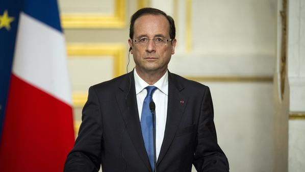 أولاند يطالب بإنهاء الحصار الأميركي المفروض على كوبا