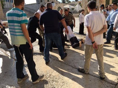 الاحتلال يعيد اعتقال مدير لجنة اعمار الاقصى و6 من موظفيها