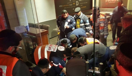 الاحتلال يعتقل منفذ عملية الطعن في مستوطنة