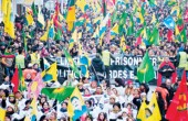 تظاهرة كردية في باريس ضد القصف التركي شمالي العراق
