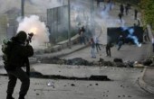 الخليل.. إصابات بالاختناق في بلدة بيت امر