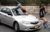 تعرض مواطن للدهس والاعتداء على أخر شرق يطا 