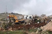 القدس... الاحتلال يهدم منشآت زراعية في حزما