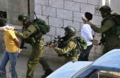 الاحتلال يعتقل ما لا يقل عن 30 مواطنا في الضفة الغربية