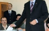 أردوغان يدلي بصوته في الانتخابات البلدية بإسطنبول