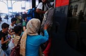 وصول أول حافلة تقل المهاجرين من المجر إلى النمسا