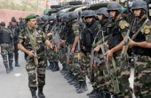 أجهزة أمن الضفة تطلق الغاز على شبان أغلقوا طريقاً احتجاجاً على انقطاع الكهرباء