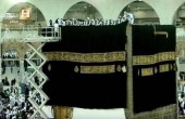 الكعبة المشرفة ترتدي كسوتها الجديدة من الحرير والذهب