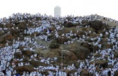 بدء  الحجاج النفرة إلى صعيد عرفات