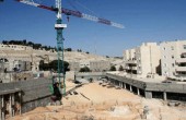 إصابة عامل فلسطيني جراء سقوطه في ورشة بناء بجبل المكبر