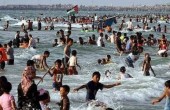 بلدية غزة تعلن انتهاء موسم السباحة في البحر