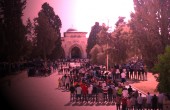 عشرات الآلاف يؤدون الصلاة في الأقصى المبارك