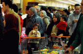 مصر تفرض حسومات على أسعار السلع الغذائية بنسبة 15 %