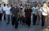 مستوطنون يعتدون على عائلة بالخليل