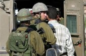 قوات الاحتلال تعتقل شاباً من قرية عوريف بنابلس
