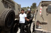 الاحتلال يعتقل 12 مواطناً بينهم 8 مقدسيين