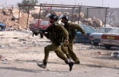الاحتلال يعتقل شابين في  جنين