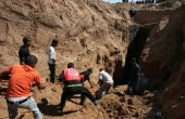 إصابة مواطنين أحدهما بحال الخطر بانهيار نفق في رفح